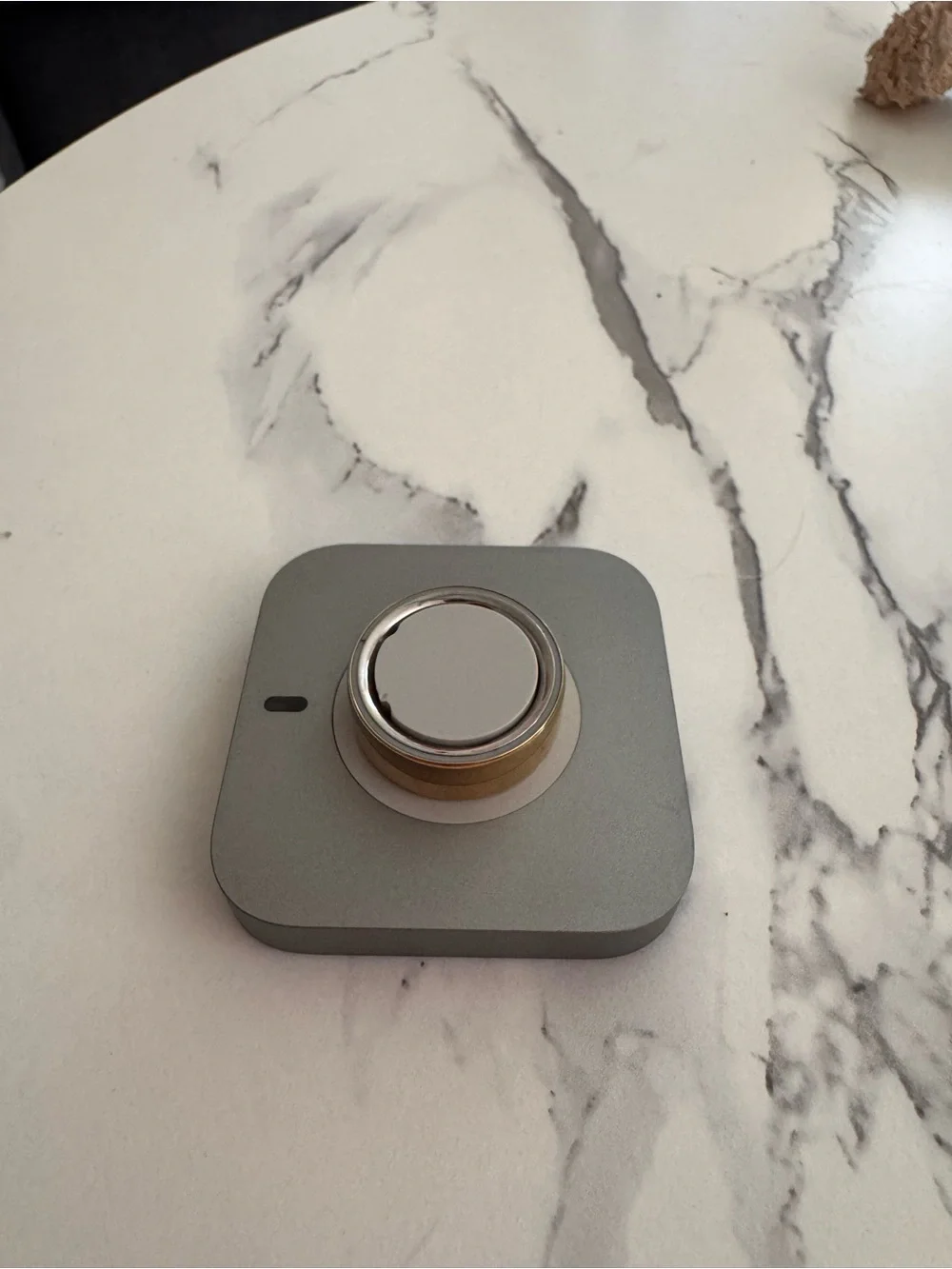 Gold Oura Ring 4 (size 8)